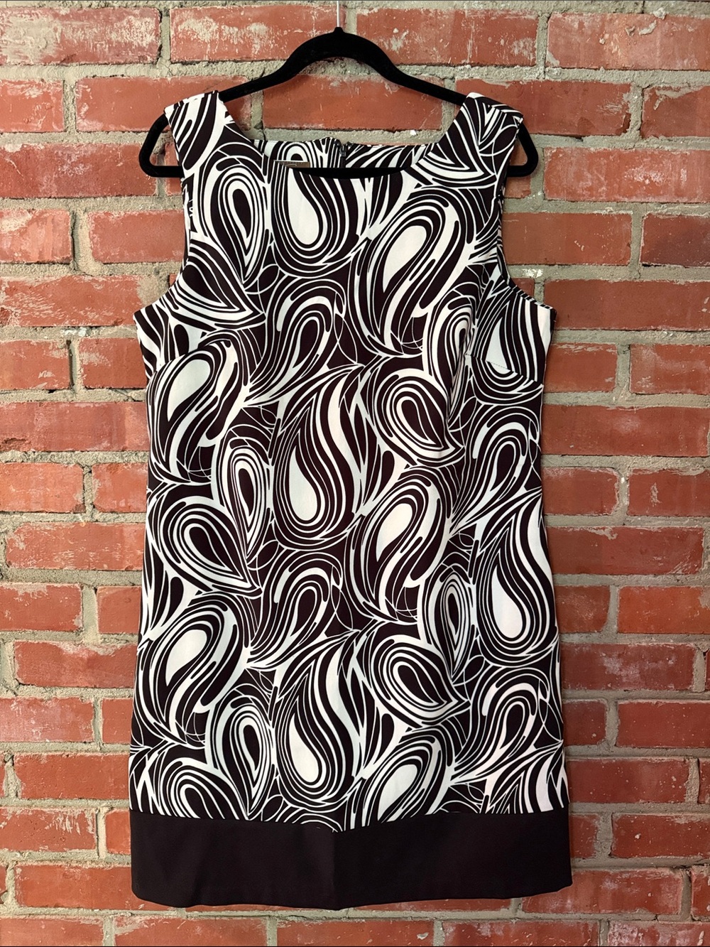 Jessica Black and White Swirl Shift